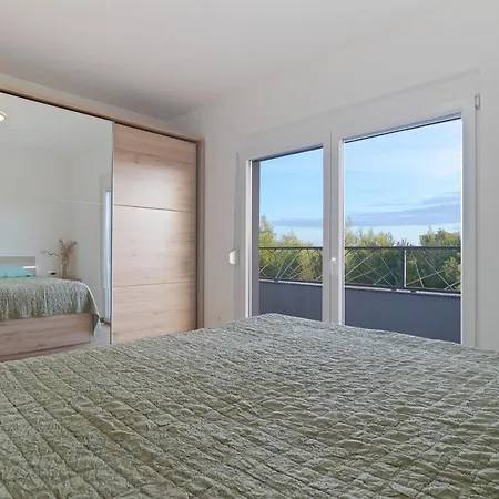 Number One Apartment *